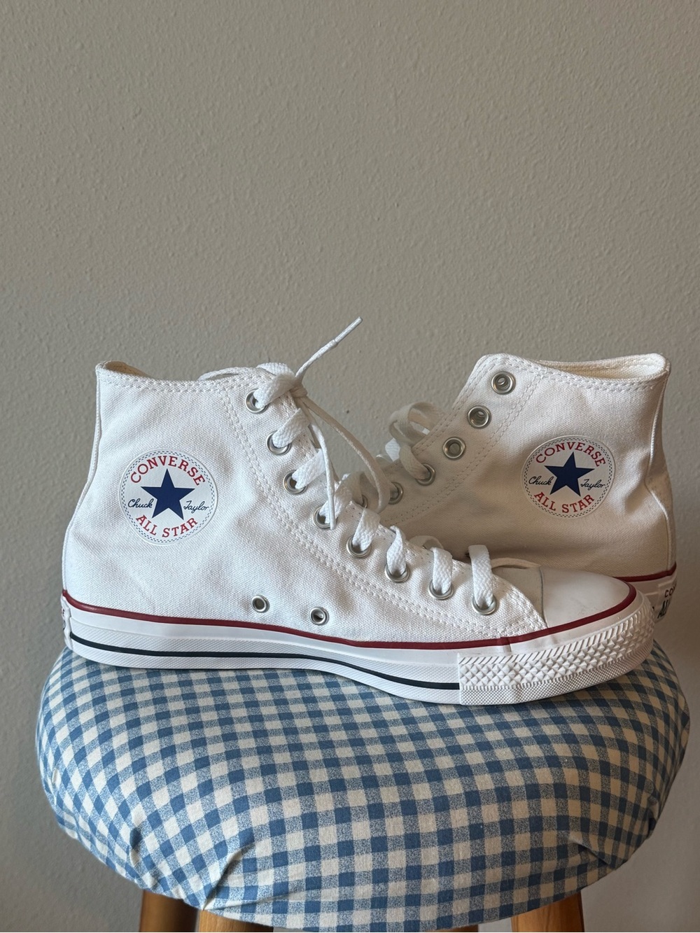 NWOB/ Converse Chuck Taylor All Star White High Tops Women’s Size 9